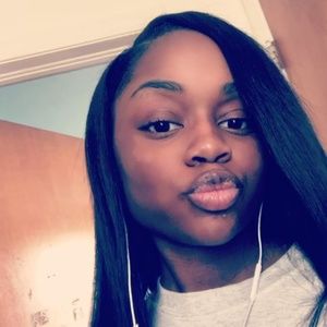 Meet your Posher, Jamesha